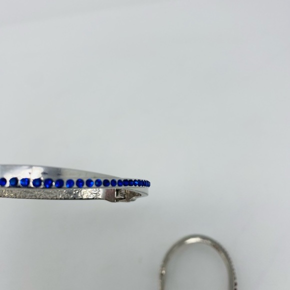 Elegant Blue and Red Bangle Bracelet Set - Picture 5 of 11